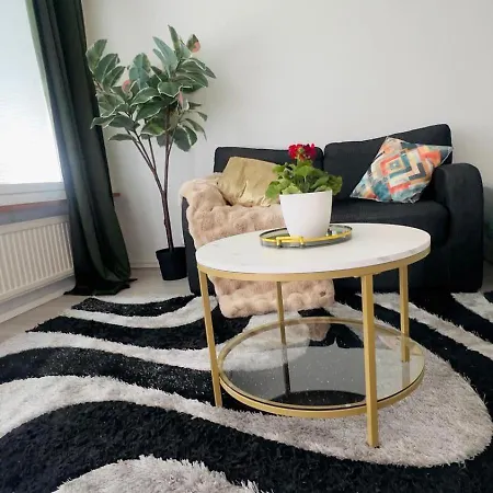 Helmi Haven Modern Myyrmaeki 15 Min To Airport アパート